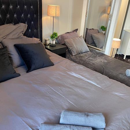 Luxurious Modern Room In Central Oslo - Eur 4K Expensive Bed And 82" Cinematic Tv Экстерьер фото