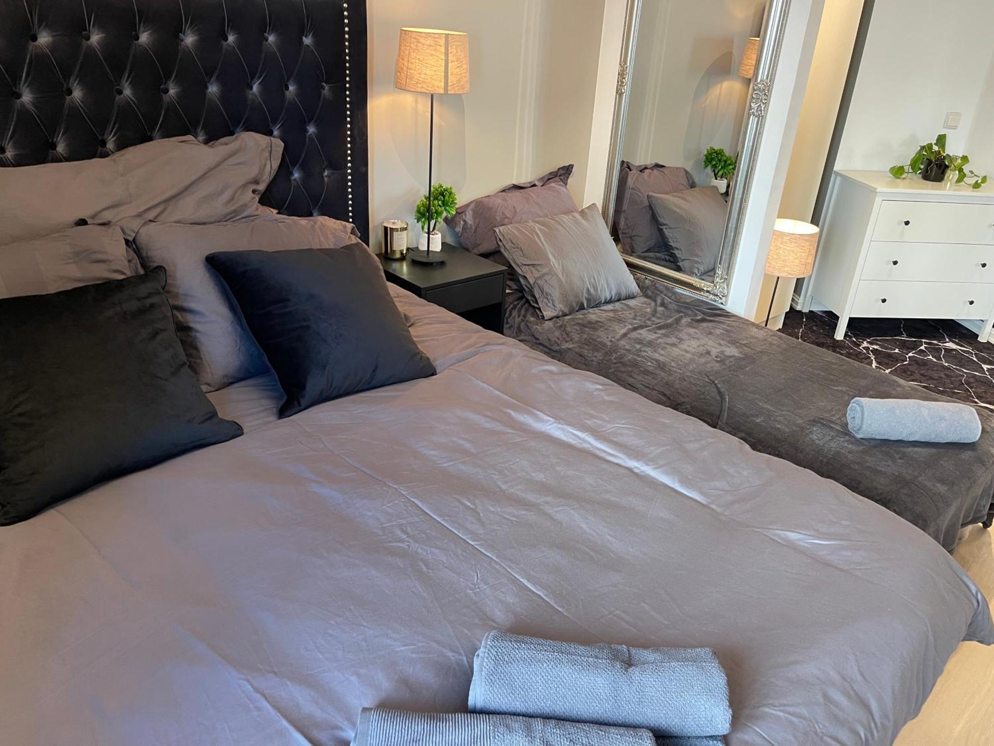 Luxurious Modern Room In Central Oslo - Eur 4K Expensive Bed And 82" Cinematic Tv Экстерьер фото